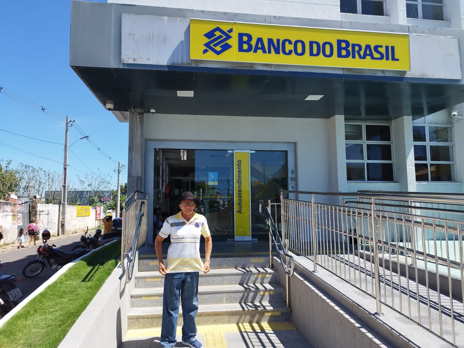 Quarenta anos depois, ex-assaltante retorna ao banco de Apodi em paz -  Portal Apodi Agora