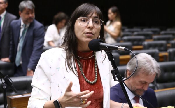 Natália aciona MP e Procon para investigar aumento da gasolina no RN