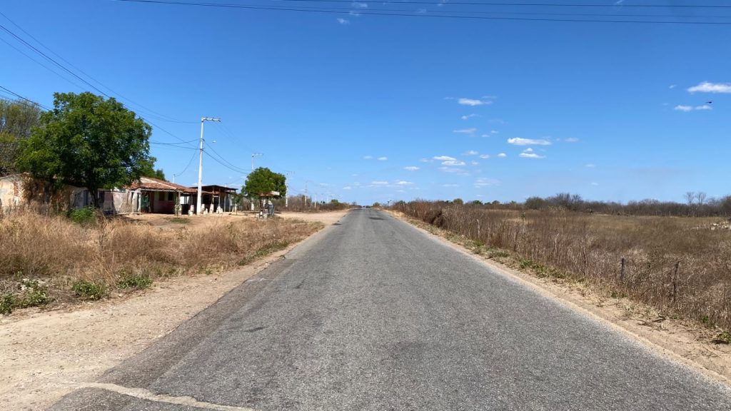 Perigo na estrada: população volta a cobrar reforma completa da RN-233 entre Apodi e Caraúbas